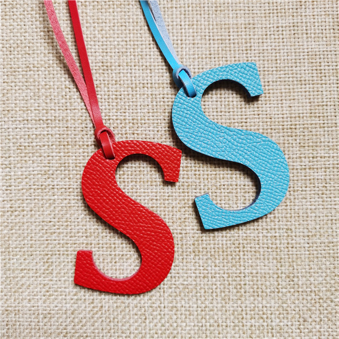 English Letter O P Q R S T Alp – Monogram Keychain Leather recenzja i cena