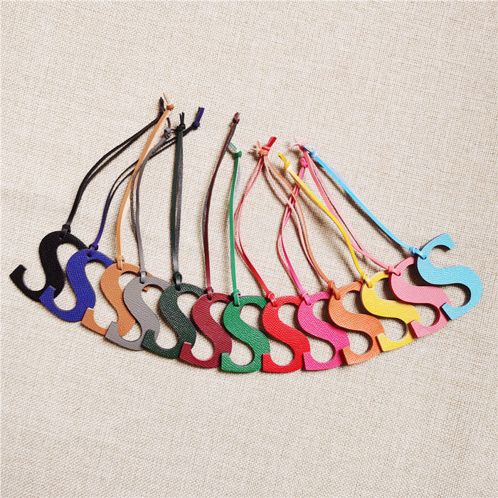English Letter O P Q R S T Alp – Monogram Keychain Leather recenzja i cena
