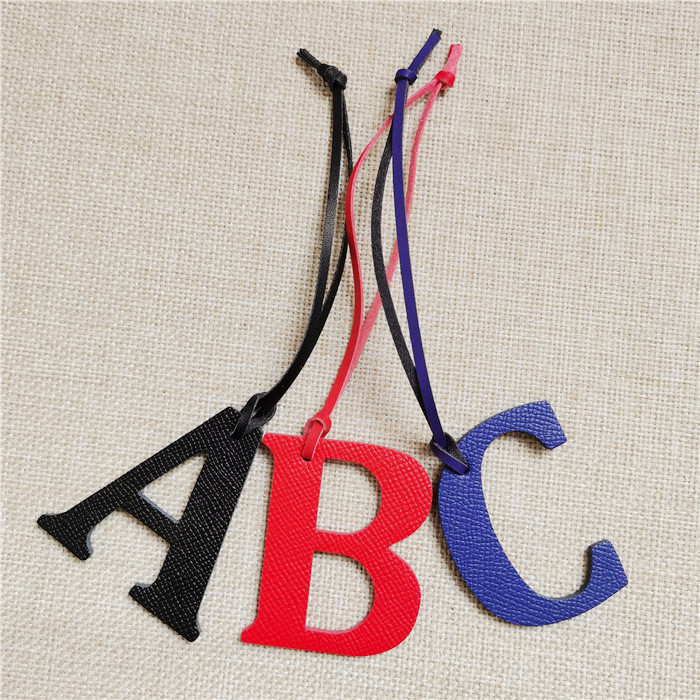 English Letter A B C D E F G A – Monogram Keychain Leather recenzja i cena