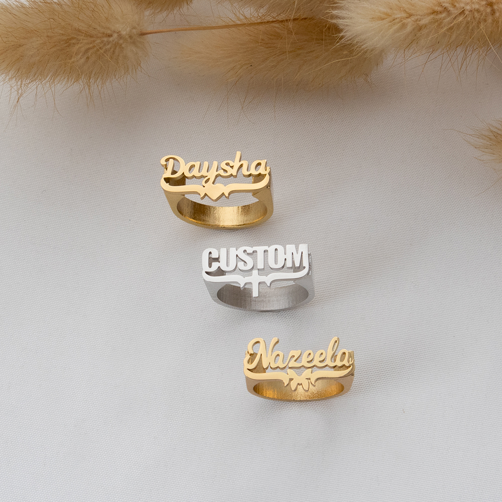 Customized Name Rings, Persona – Initial Ring Custom recenzja i cena