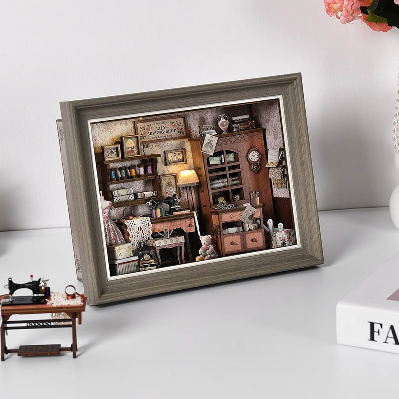 DIY Book Nook Kit 3D Miniature – Engraved Wood Frame recenzja i cena