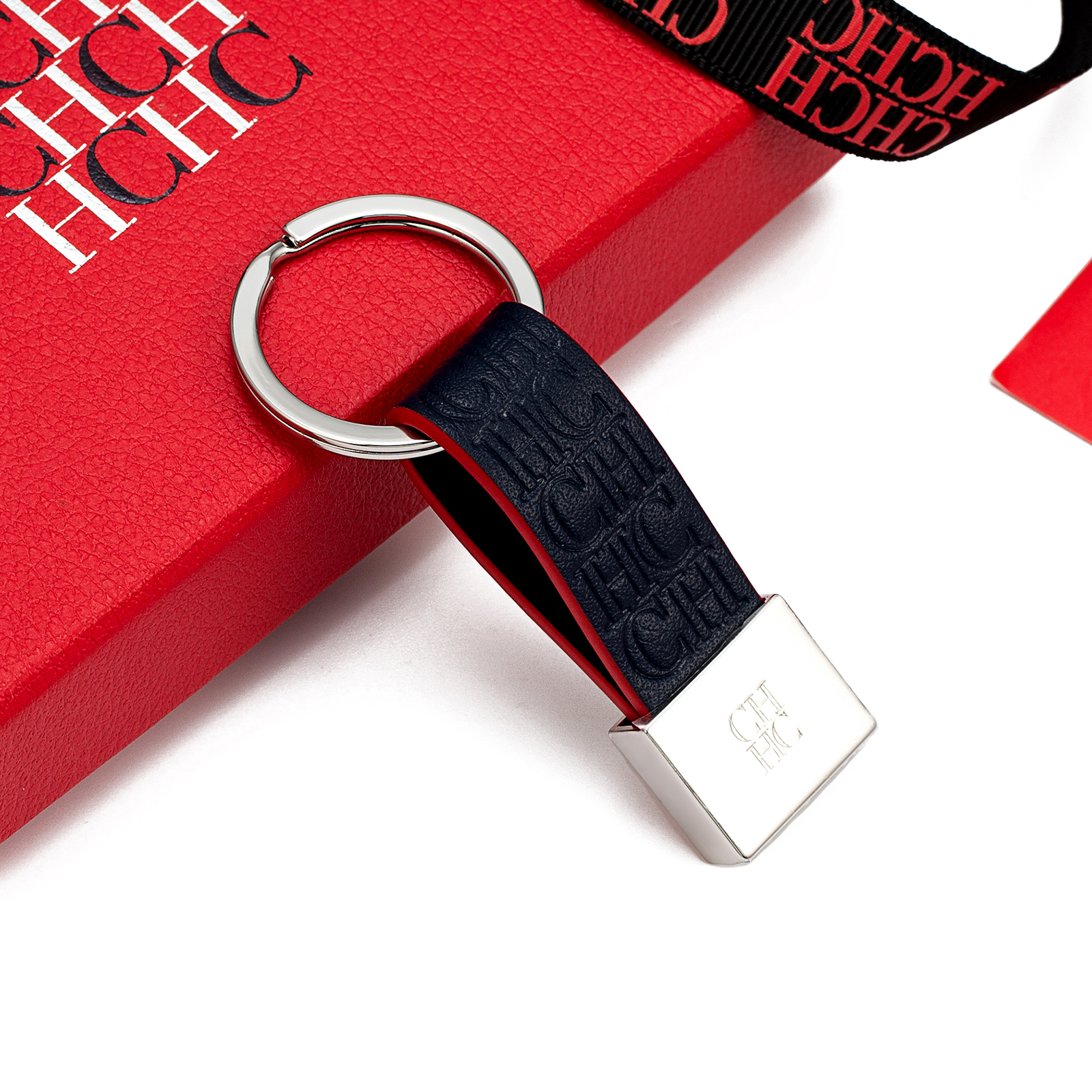 CH Embossed Monogram Leather K – Monogram Keychain Leather recenzja i cena