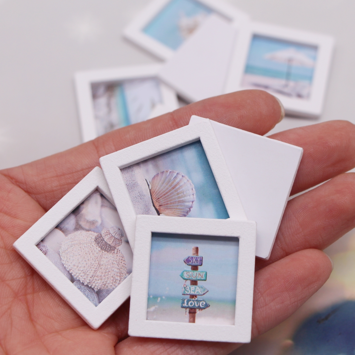 Dollhouse Miniature Wooden Oce – Engraved Wood Frame recenzja i cena